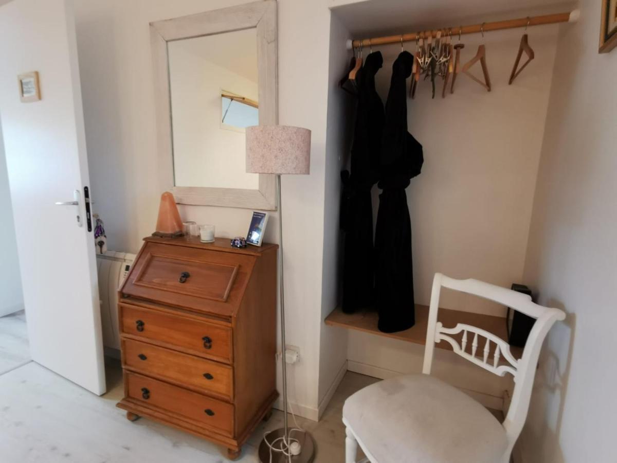 Les Chambres De Capucine Carcagny Екстериор снимка
