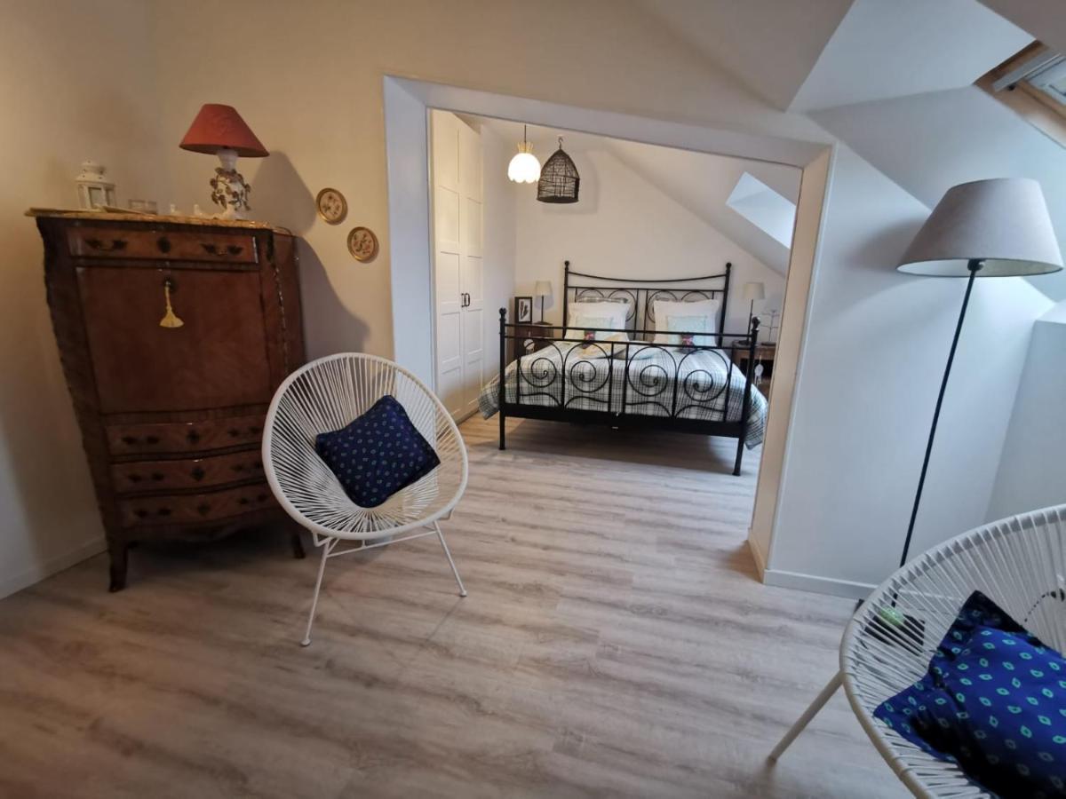 Les Chambres De Capucine Carcagny Екстериор снимка
